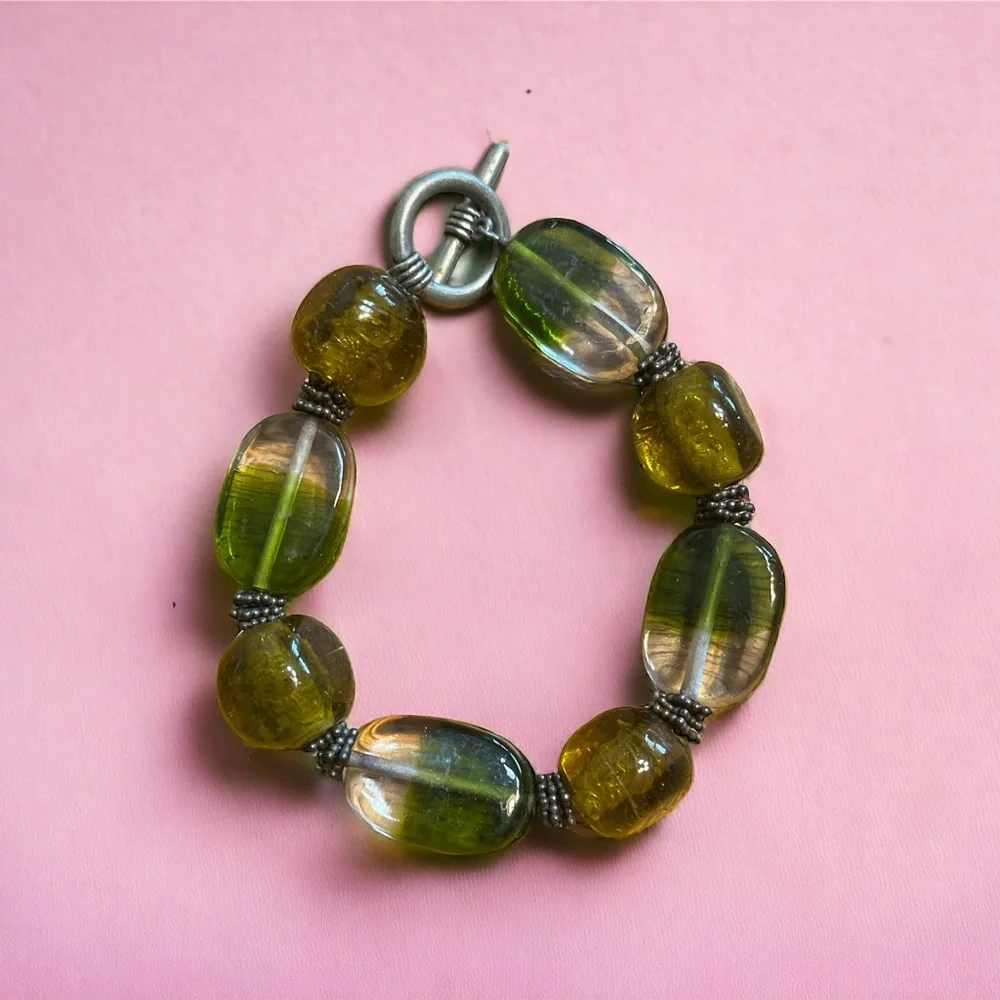✨3/$15 ✨ Green and Clear Glass Beaded Bracelet